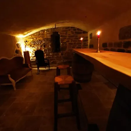 De La Tour Inn Saint-Jean-de-Valeriscle